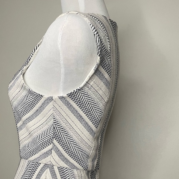 BCBGENERATION linen dress - Picture 4 of 7